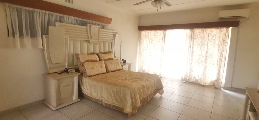 4 Bedroom Property for Sale in Roosheuwel North West